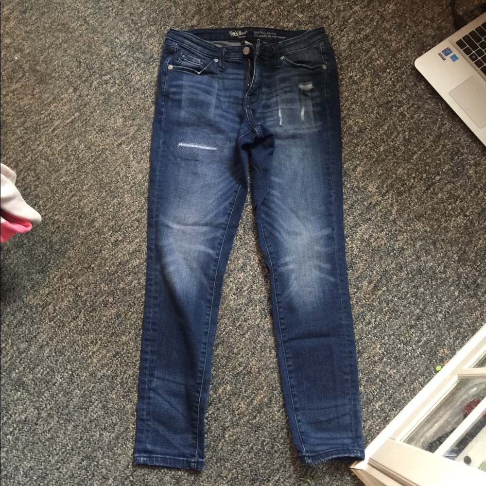Barely worn mossimo denim jeans size 4/R mid rise